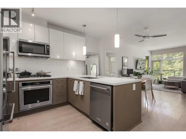 206 28 E ROYAL AVENUE, New Westminster, British Columbia V3L0B7