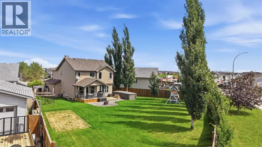 13 Hendrickson Bay, Sylvan Lake, Alberta T4S0C6