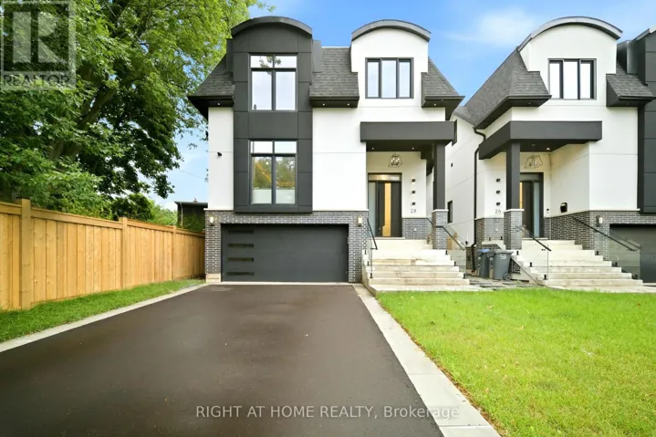 28 PINE AVENUE, Mississauga (Port Credit), Ontario L5H2P6