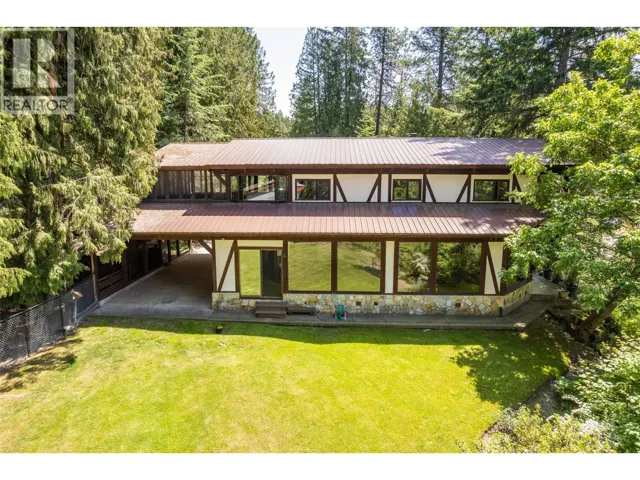 10208 TWIN BAYS Road, Creston, British Columbia V0B1A1