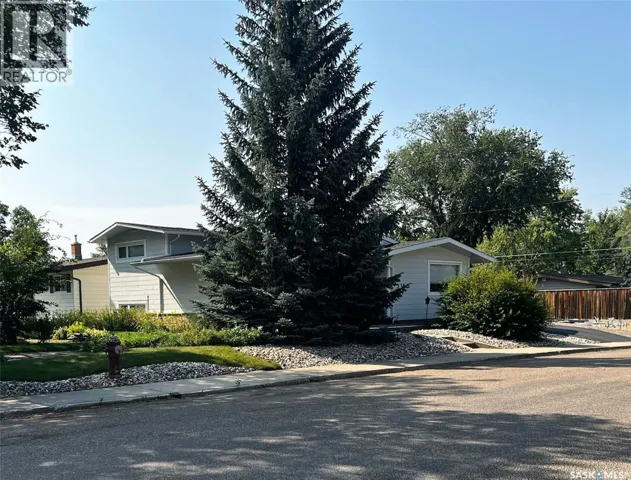 1183 George STREET E, Swift Current, Saskatchewan S9H1Z5