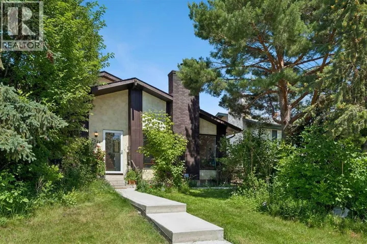 2524 106 Avenue SW, Calgary, Alberta T2W2H9