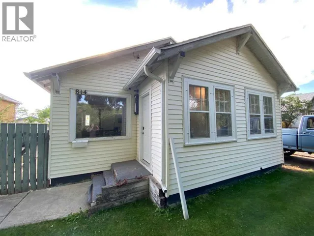 814 12 Street N, Lethbridge, Alberta T1H2H6