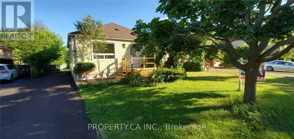 39 FARRELL AVENUE, Toronto (Willowdale West), Ontario M2R1C7