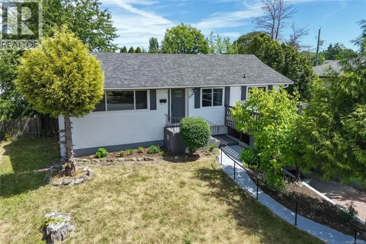 1710 Sprucewood Pl, Saanich, British Columbia V8N1H3