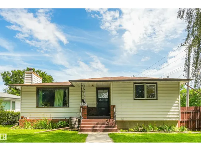 9513 81 ST NW, Edmonton, Alberta T6C2W4