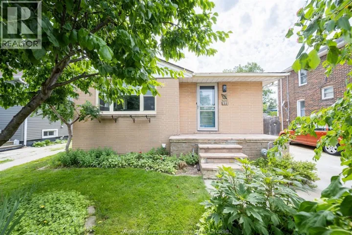 971 FAIRVIEW BOULEVARD, Windsor, Ontario N8S3G6