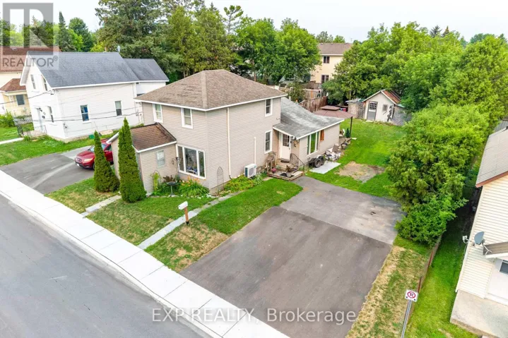 111 MACDONALD STREET, Arnprior, Ontario K7S2W7