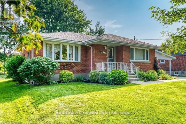 202 EASSON STREET, Stratford, Ontario N5A1N5