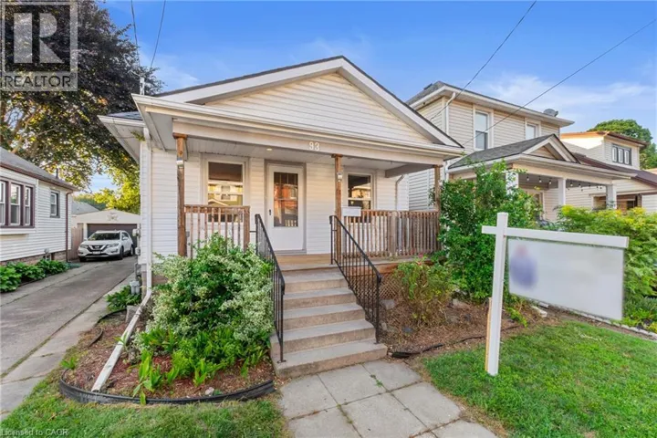 93 SHERWOOD Avenue, St. Catharines, Ontario L2R1X4