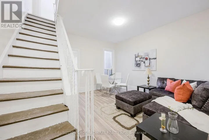 UPPER - 1934 QUEEN STREET E, Toronto (The Beaches), Ontario M4L1H6