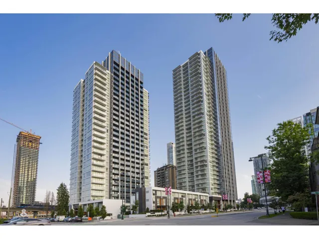 3801 10448 UNIVERSITY DRIVE, Surrey, British Columbia V3T0S7