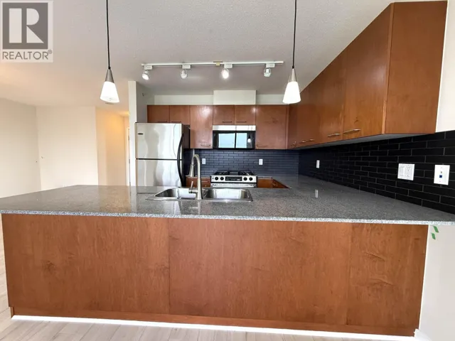 14XX 4333 CENTRAL BOULEVARD, Burnaby, British Columbia V5H4X2