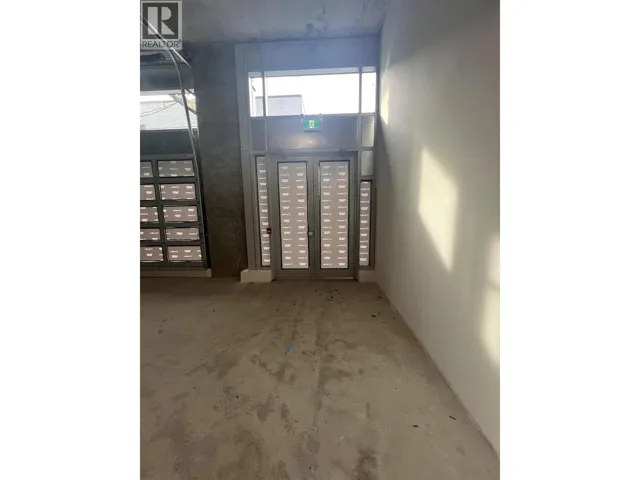 120 234 E 1ST AVENUE, Vancouver, British Columbia V5T0L6