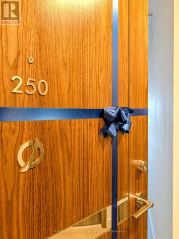 250 - 68 ESTHER SHINER BOULEVARD, Toronto (Bayview Village), Ontario M2K0J6