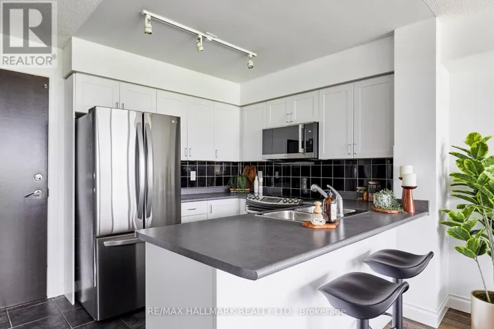 410 - 1600 CHARLES STREET, Whitby (Port Whitby), Ontario L1N0G4