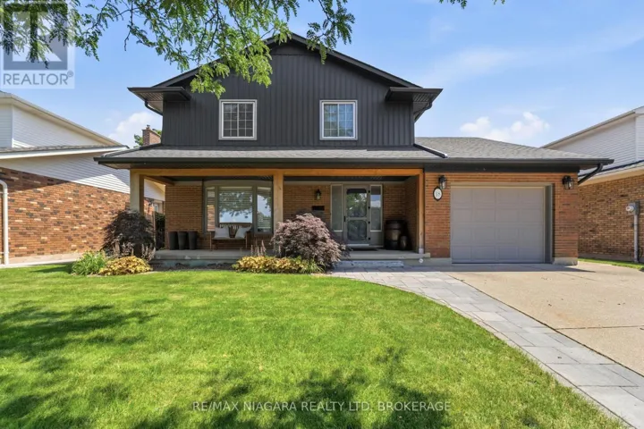 18 COURTLEIGH ROAD, St. Catharines (Port Dalhousie), Ontario L2N7E8