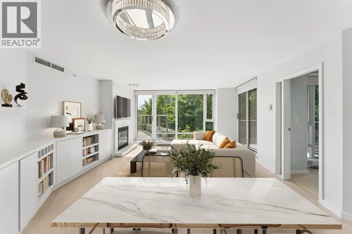 305 8 SMITHE MEWS, Vancouver, British Columbia V6B0A5