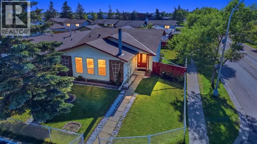 4 Fallswater Road NE, Calgary, Alberta T3J1B1