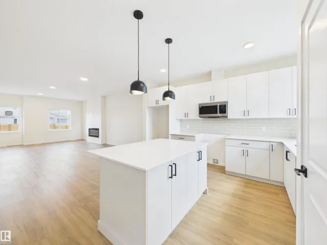 1096 MCLEOD AV, Spruce Grove, Alberta T7X4G8