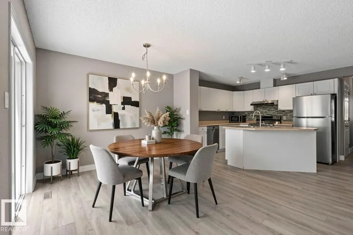 6837 159A AV NW, Edmonton, Alberta T5Z3N9
