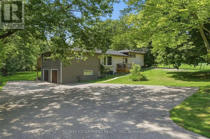 22 ROSEBOUGH STREET, Hamilton (Dundas), Ontario L9H5C5