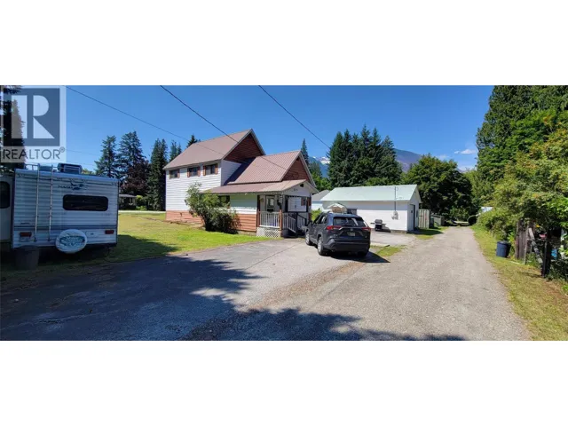 318 8th Avenue, New Denver, British Columbia V0G1S1