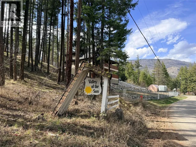 7974 Briarwood Road, Kelowna, British Columbia V1Z3V7