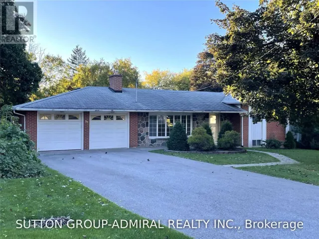 86 HAMILTON DRIVE, Newmarket (Huron Heights-Leslie Valley), Ontario L3Y3E8
