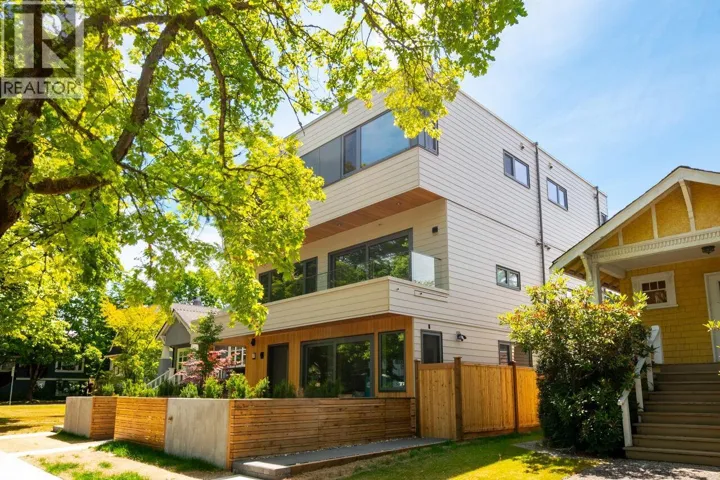 3 3120 W 11TH AVENUE, Vancouver, British Columbia V6K2M7