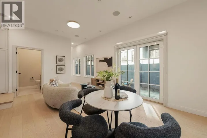 2544 GRANT STREET, Vancouver, British Columbia V5K3G7