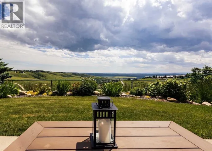 39 Glenvista Place, Cochrane, Alberta T4C2K2