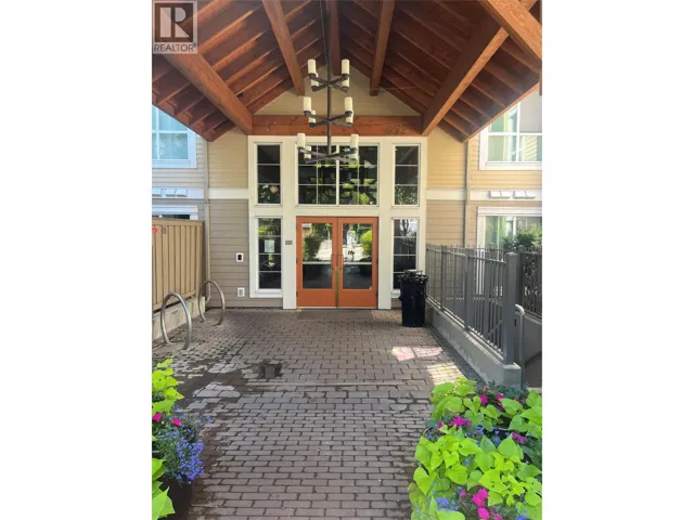 1089 Sunset Drive Unit# 318, Kelowna, British Columbia V1Y9Z3