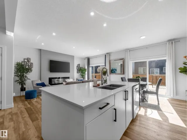 5546 KOOTOOK RD SW, Edmonton, Alberta T6W4W1