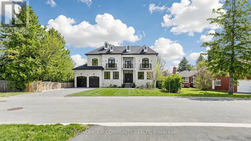 19 BLYTH STREET, Richmond Hill (Oak Ridges), Ontario L4E2Y2