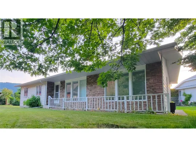 422 Dogwood Avenue, Sicamous, British Columbia V0E2V1