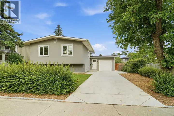 2924 Lathom Crescent SW, Calgary, Alberta T3E5W7