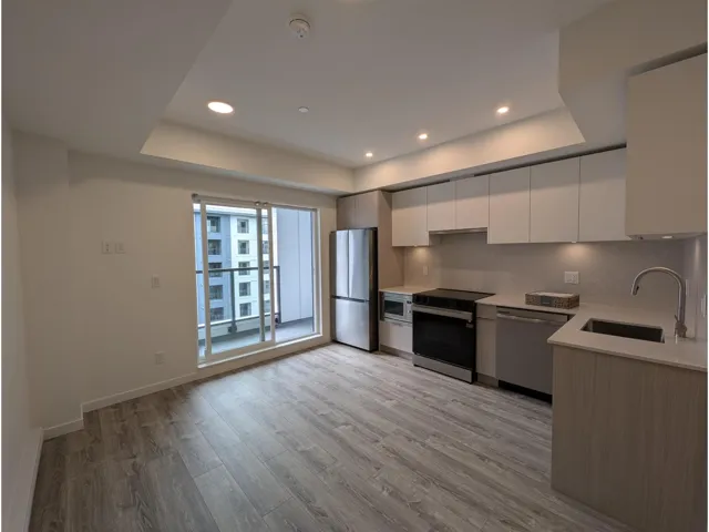 501 10829 140 STREET, Surrey, British Columbia V3R0H4