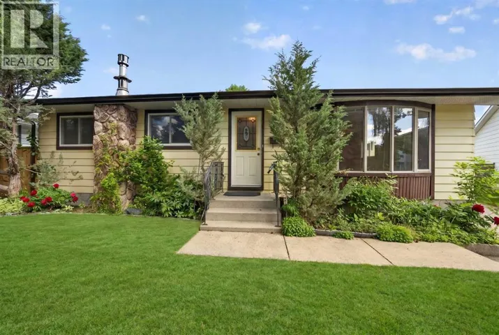 135 Huntcroft Way NE, Calgary, Alberta T2K4E4