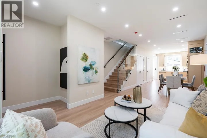 2826 CHEYENNE AVENUE, Vancouver, British Columbia V5R4R6