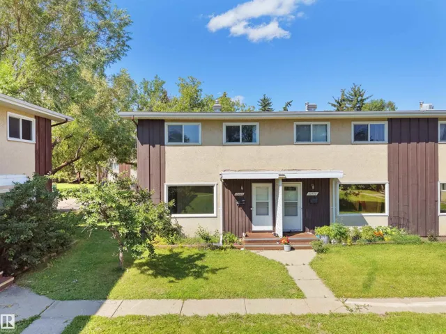 10446 55 AV NW, Edmonton, Alberta T6H0W6