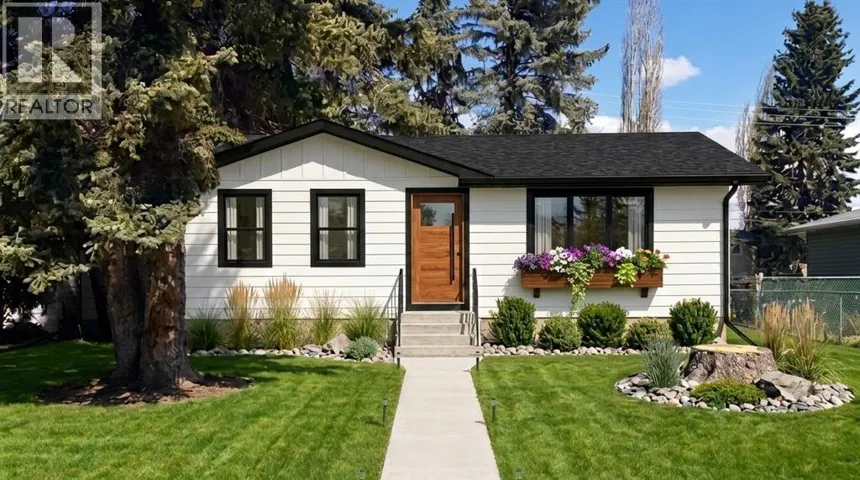 6 Harvey Place SW, Calgary, Alberta T2V3A5