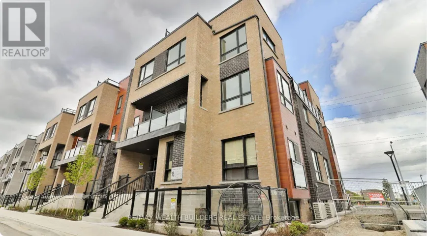6 - 16 LYTHAM GREEN CIRCLE, Newmarket (Glenway Estates), Ontario L3Y0H3