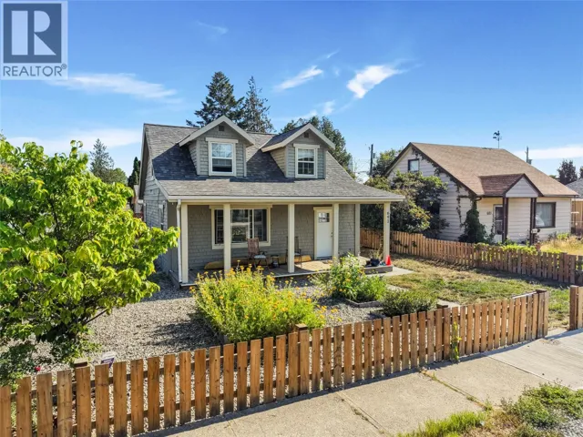 691-693 Okanagan Boulevard, Kelowna, British Columbia V1Y7L2