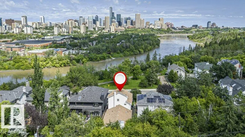10057 91 AV NW NW, Edmonton, Alberta T6E2T9
