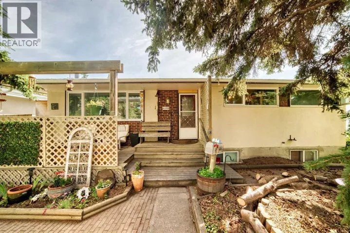 6108 Lloyd Crescent SW, Calgary, Alberta T3E5V7