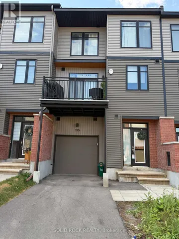 215 TUSSOCK PRIVATE, Ottawa, Ontario K1X0M8