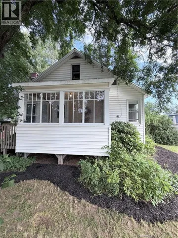 123 Henry Street, Fredericton, New Brunswick E3A3H9