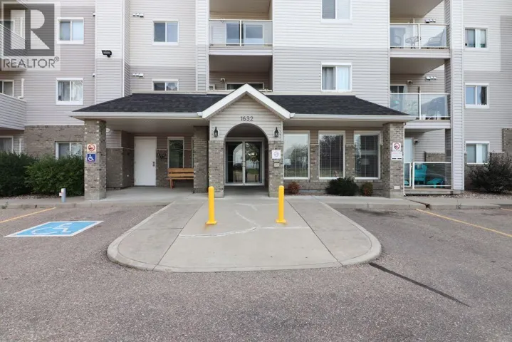 116, 1632 Saamis Drive NW, Medicine Hat, Alberta T1C4X3