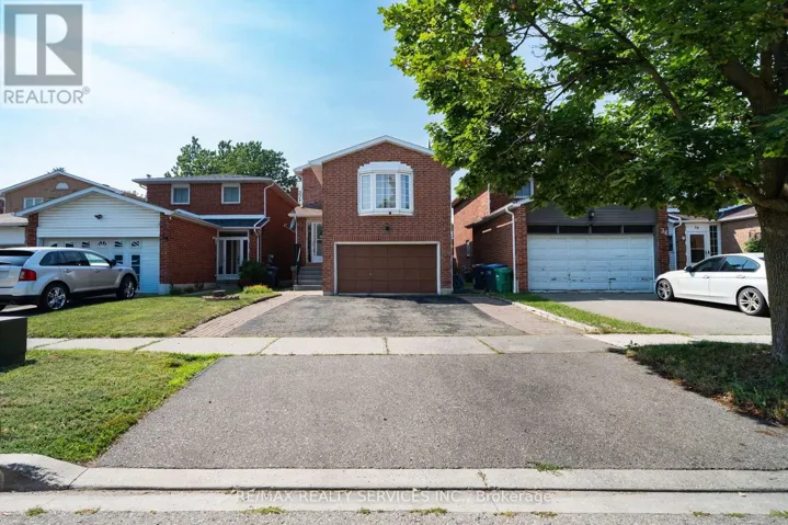 34 CLARRIDGE COURT, Brampton (Brampton West), Ontario L6X3N5